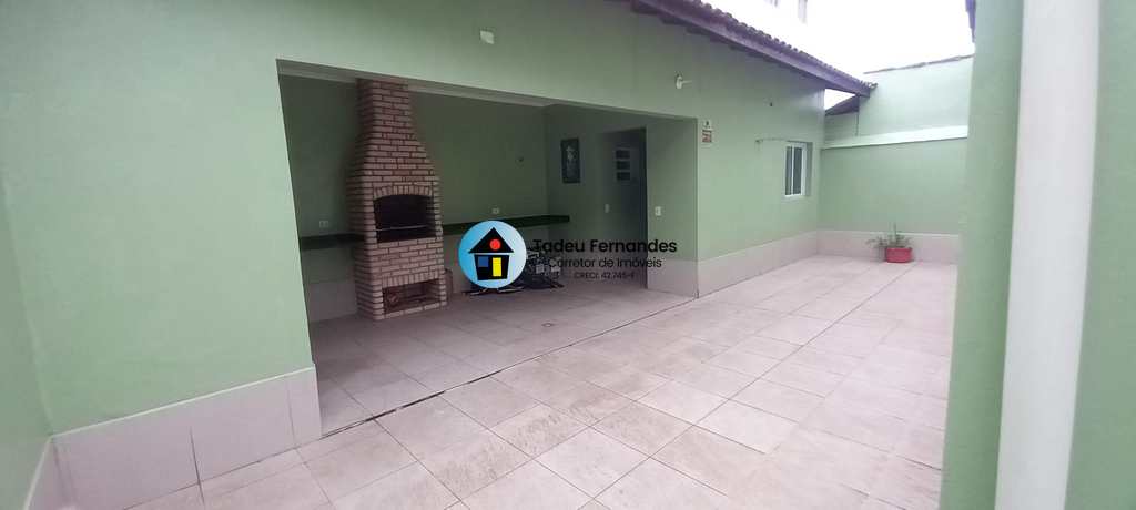 Casa em Mongaguá, no bairro Balneário Itaóca