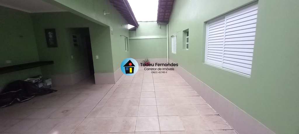 Casa em Mongaguá, no bairro Balneário Itaóca