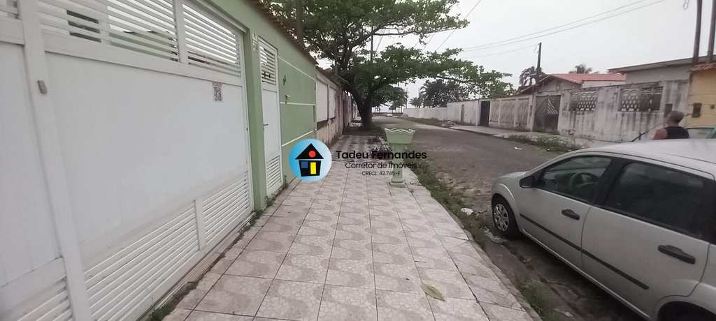 Casa em Mongaguá, no bairro Balneário Itaóca