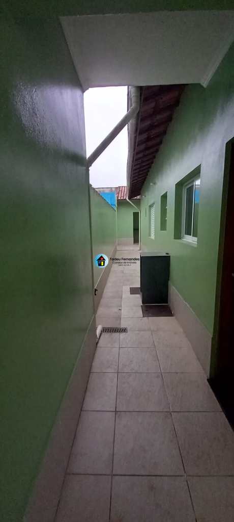 Casa em Mongaguá, no bairro Balneário Itaóca