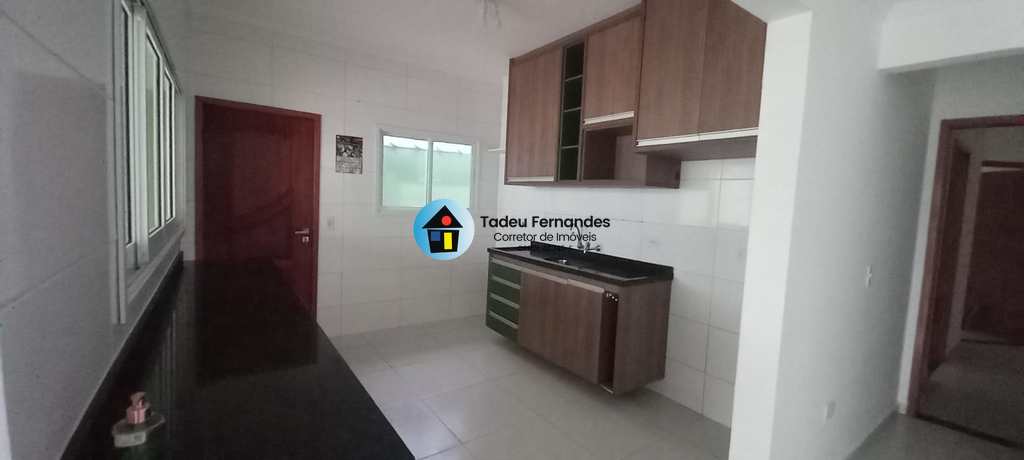 Casa em Mongaguá, no bairro Balneário Itaóca