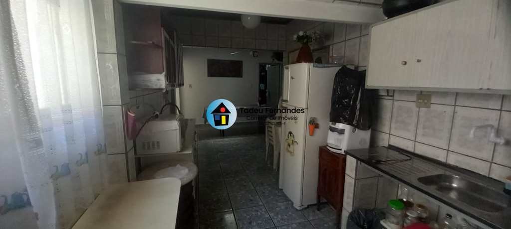 Casa em Mongaguá, no bairro Jardim Marina