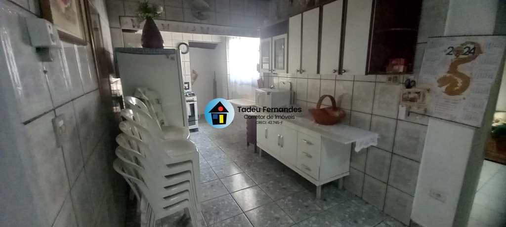 Casa em Mongaguá, no bairro Jardim Marina