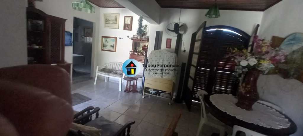 Casa em Mongaguá, no bairro Jardim Marina