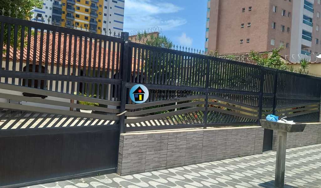 Casa em Mongaguá, bairro Jardim Marina
