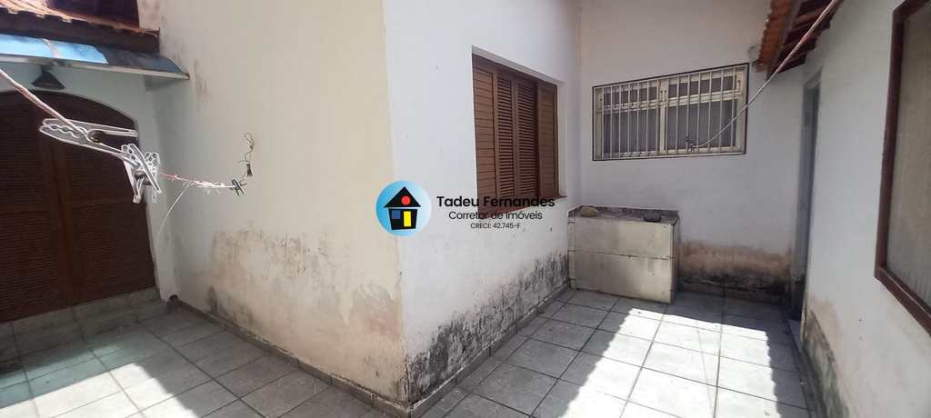 Casa em Mongaguá, no bairro Jardim Marina