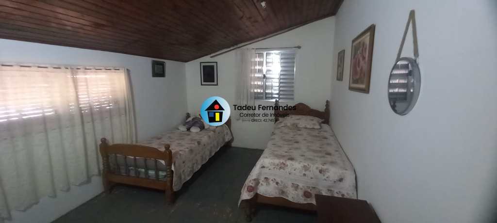 Casa em Mongaguá, no bairro Jardim Marina