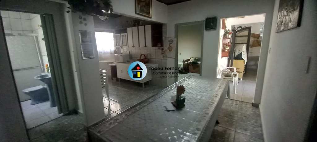 Casa em Mongaguá, no bairro Jardim Marina
