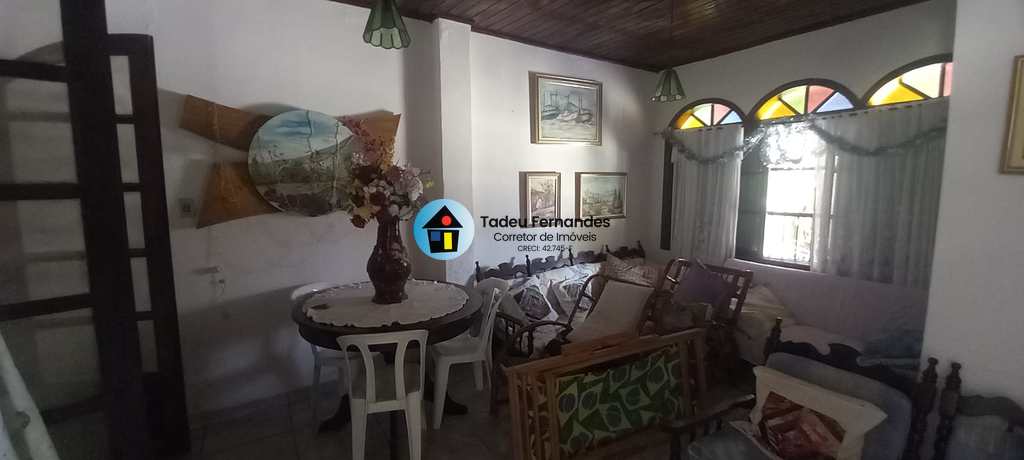 Casa em Mongaguá, no bairro Jardim Marina