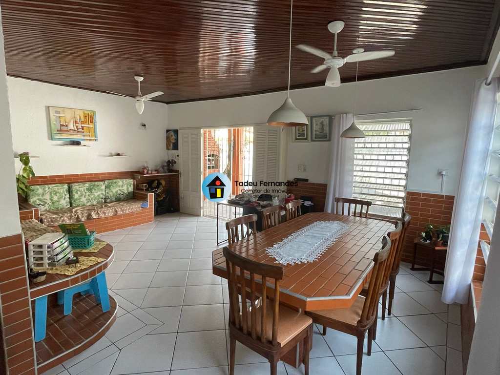 Casa em Mongaguá, no bairro Balneario Vera Cruz