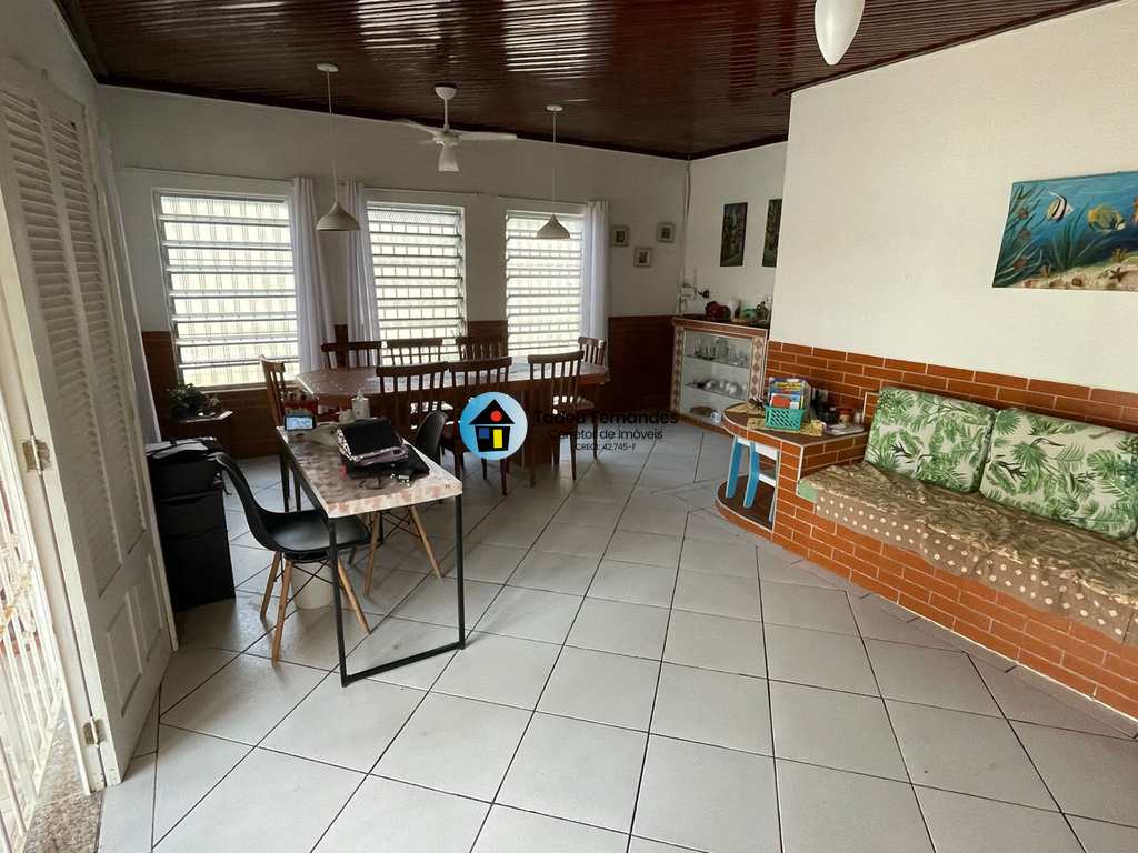 Casa em Mongaguá, no bairro Balneario Vera Cruz