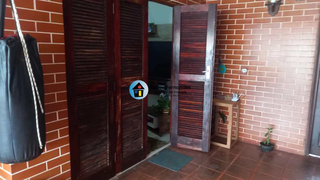 Casa em Mongaguá, no bairro Jardim Marina