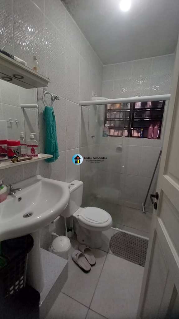 Casa em Mongaguá, no bairro Jardim Marina