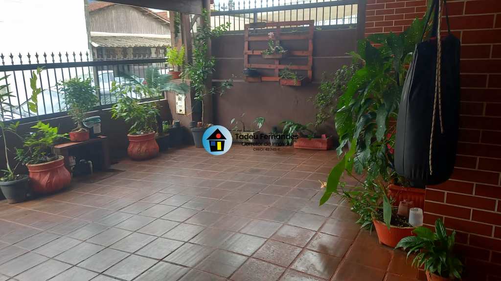 Casa em Mongaguá, no bairro Jardim Marina