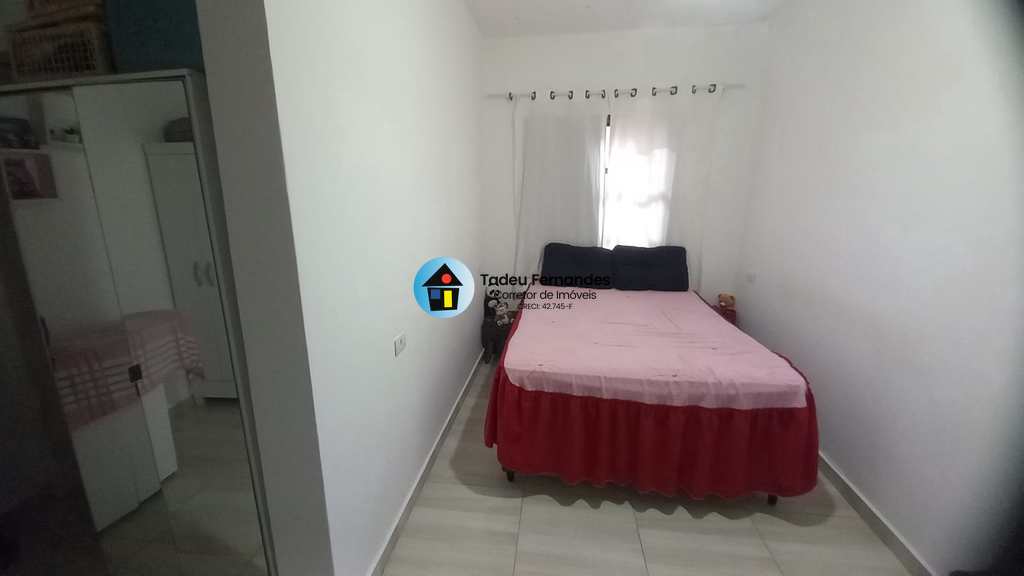 Casa em Mongaguá, no bairro Jardim Marina
