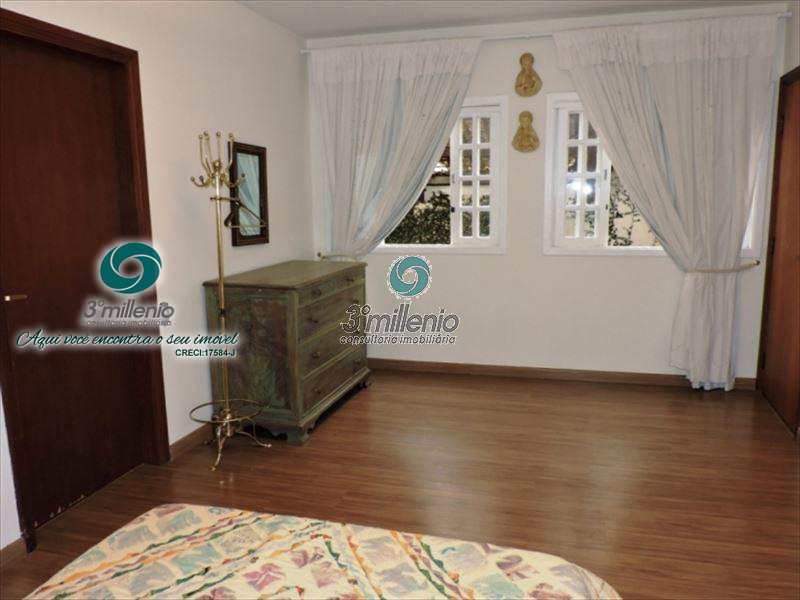 Casa em Cotia, no bairro Granja do Lago