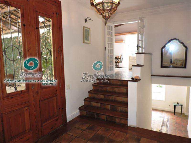 Casa em Cotia, no bairro Granja do Lago
