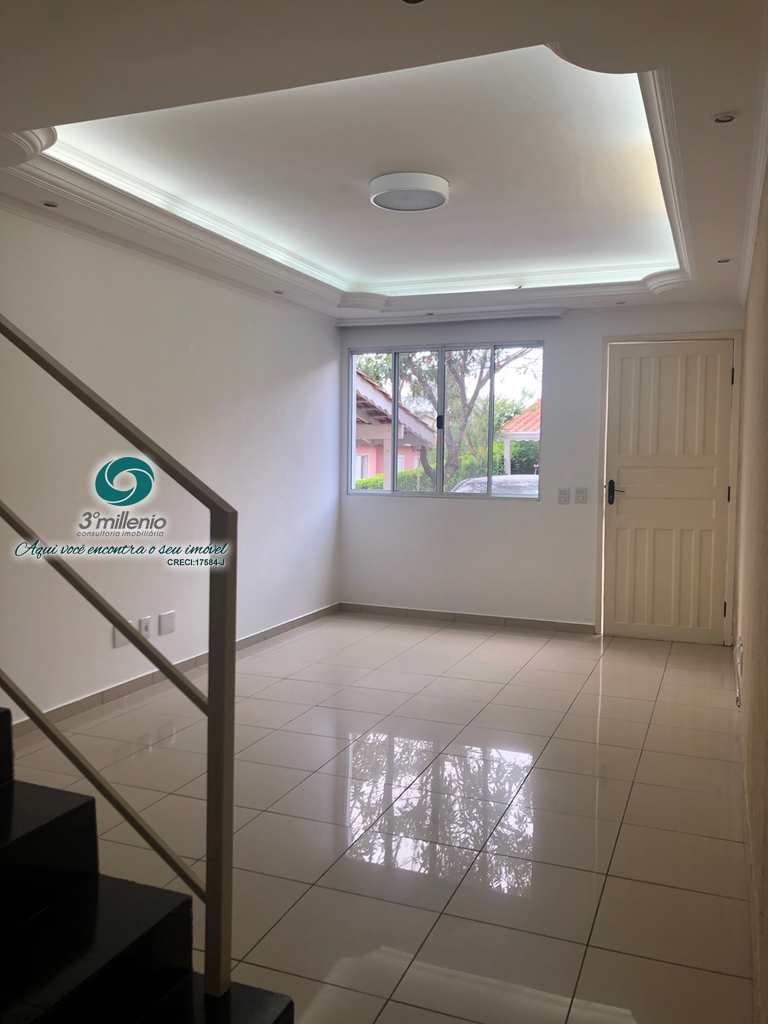 Casa em Cotia, no bairro Granja Viana