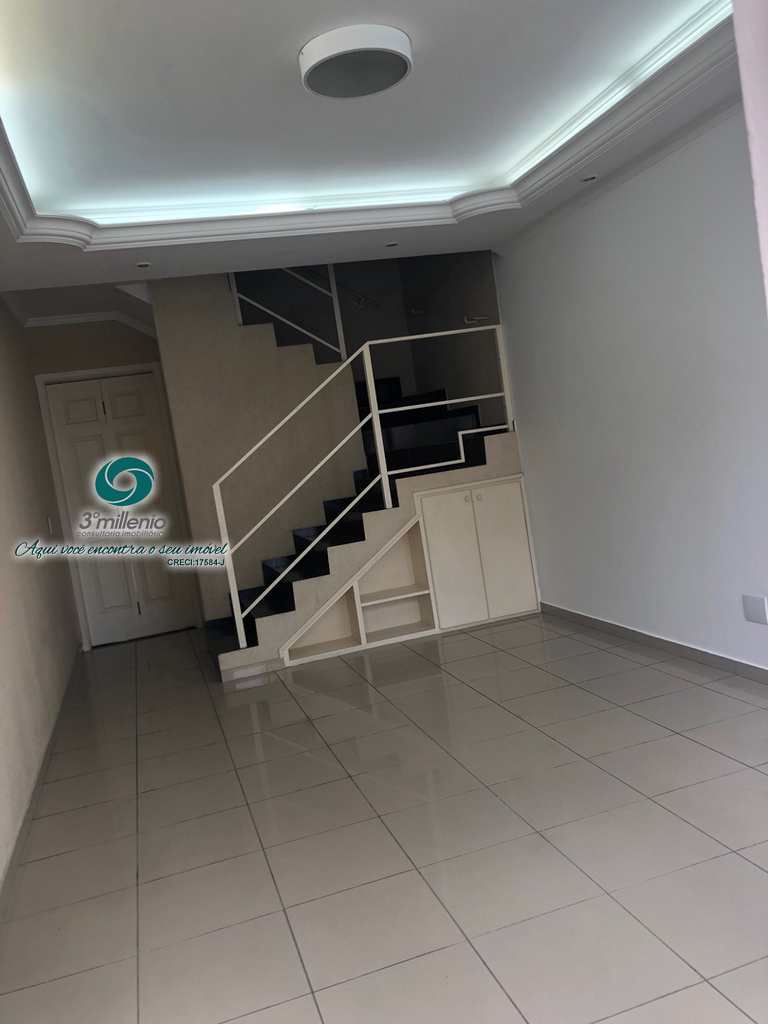 Casa em Cotia, no bairro Granja Viana