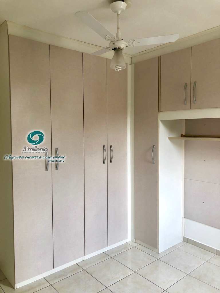 Casa em Cotia, no bairro Granja Viana