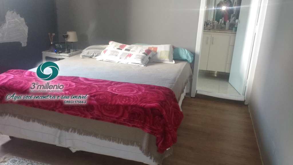 Casa em Cotia, no bairro Jardim Semiramis