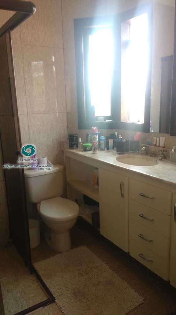 Casa em Cotia, no bairro Jardim Semiramis