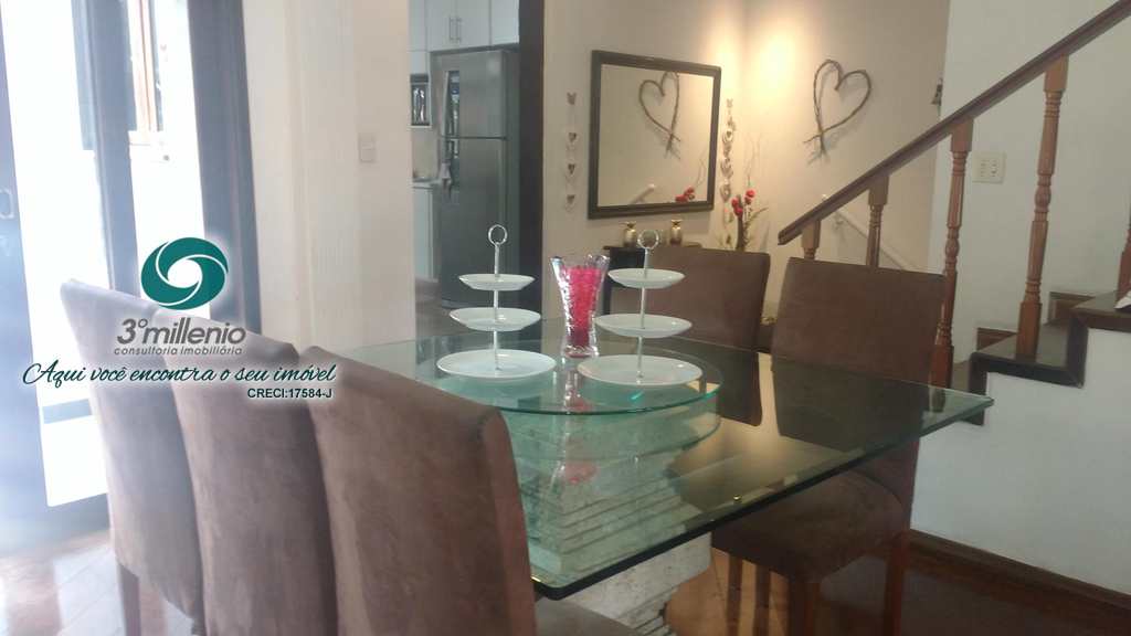 Casa em Cotia, no bairro Jardim Semiramis