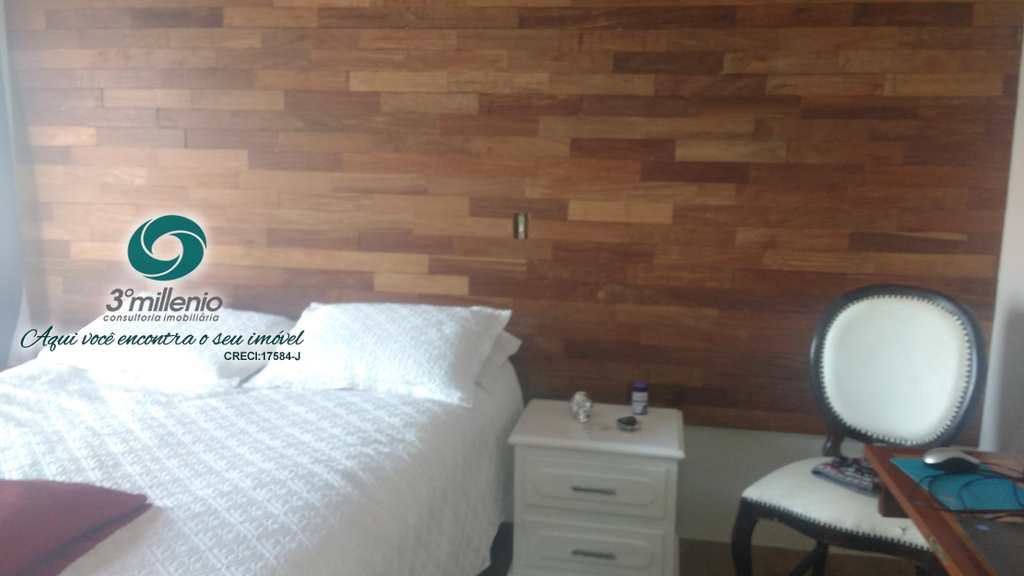 Casa em Cotia, no bairro Jardim Semiramis