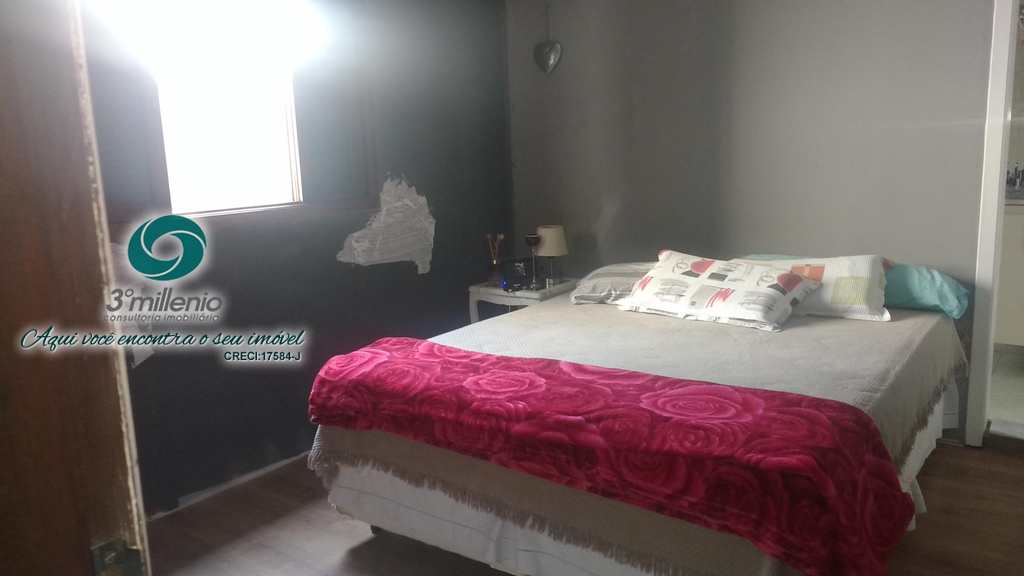 Casa em Cotia, no bairro Jardim Semiramis