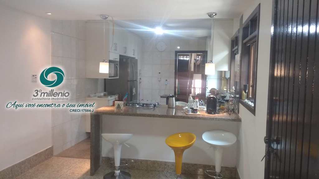 Casa em Cotia, no bairro Jardim Semiramis