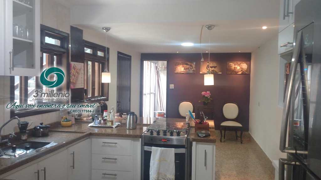 Casa em Cotia, no bairro Jardim Semiramis