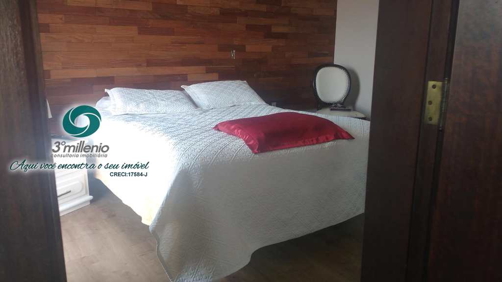 Casa em Cotia, no bairro Jardim Semiramis