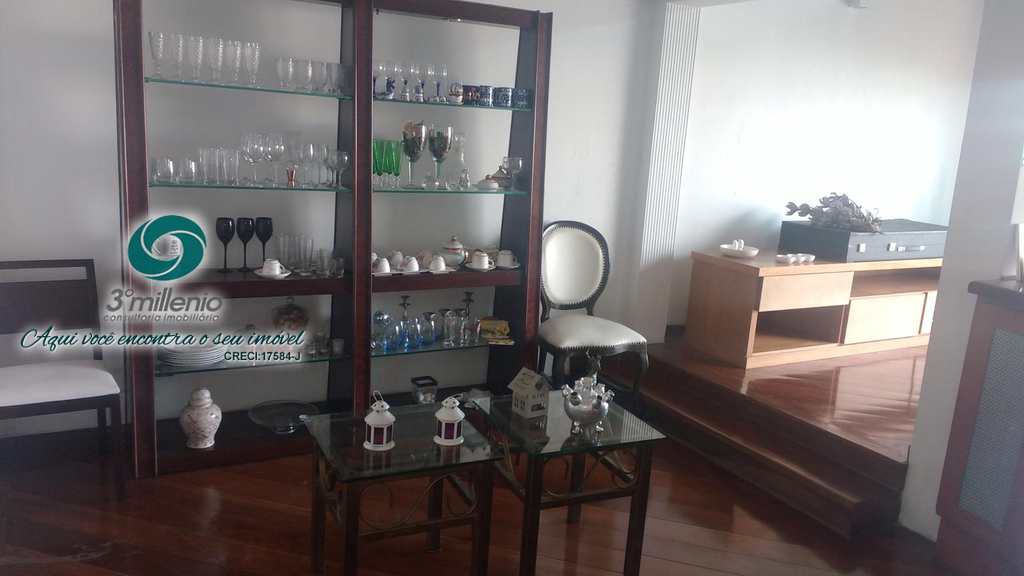 Casa em Cotia, no bairro Jardim Semiramis