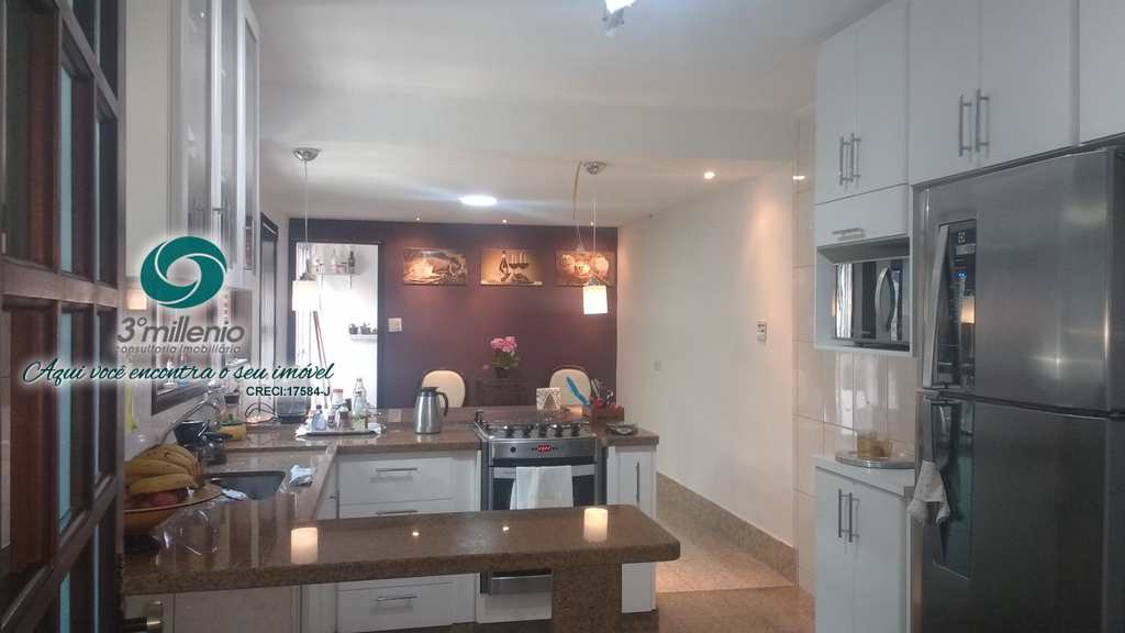 Casa em Cotia, no bairro Jardim Semiramis