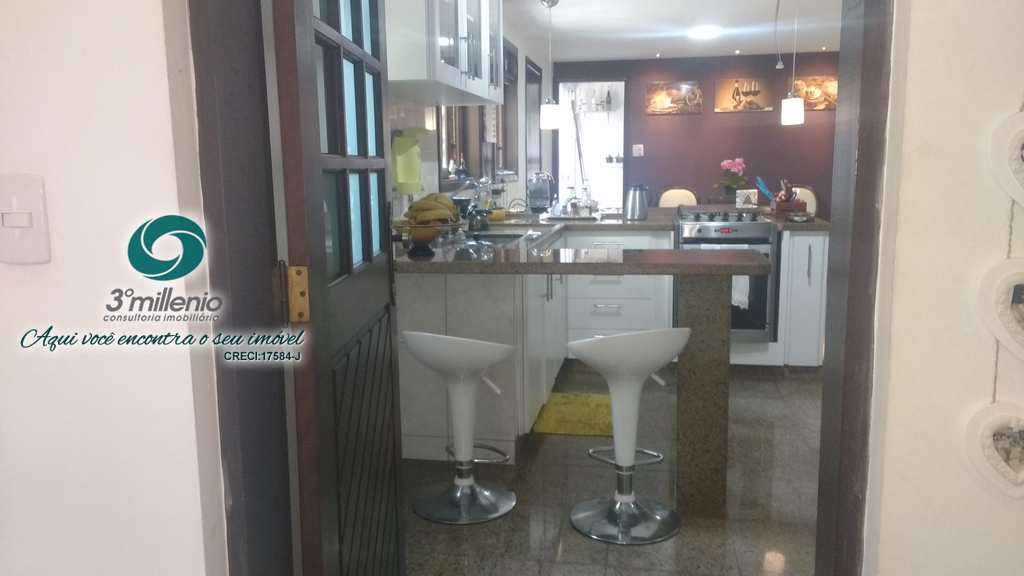 Casa em Cotia, no bairro Jardim Semiramis