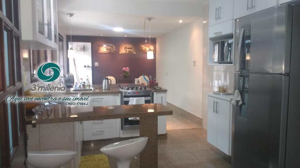Casa em Cotia, no bairro Jardim Semiramis