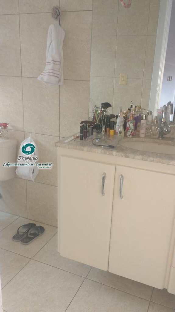 Casa em Cotia, no bairro Jardim Semiramis