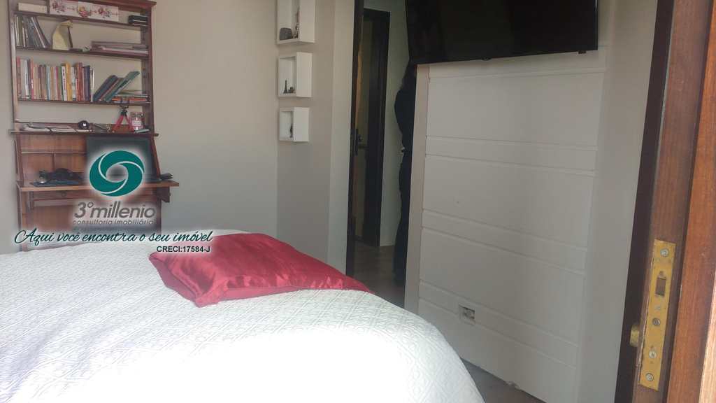 Casa em Cotia, no bairro Jardim Semiramis