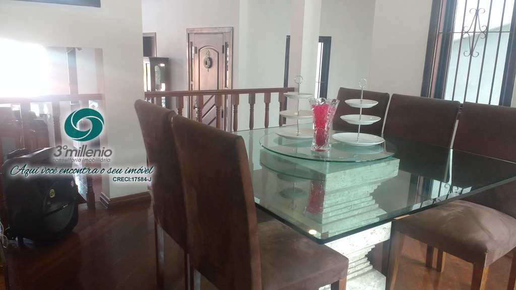 Casa em Cotia, no bairro Jardim Semiramis