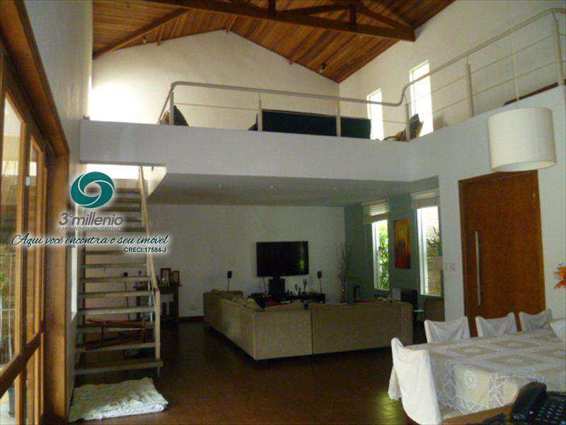 Casa em Cotia, no bairro Parque Frondoso