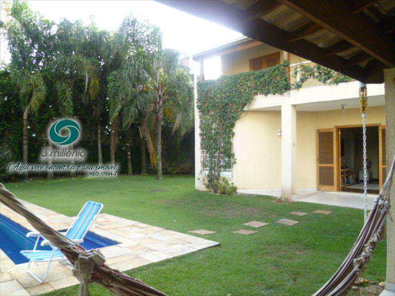 Casa em Cotia, no bairro Parque Frondoso