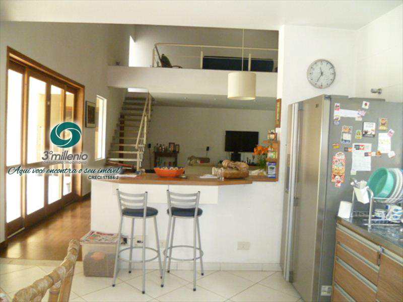 Casa em Cotia, no bairro Parque Frondoso