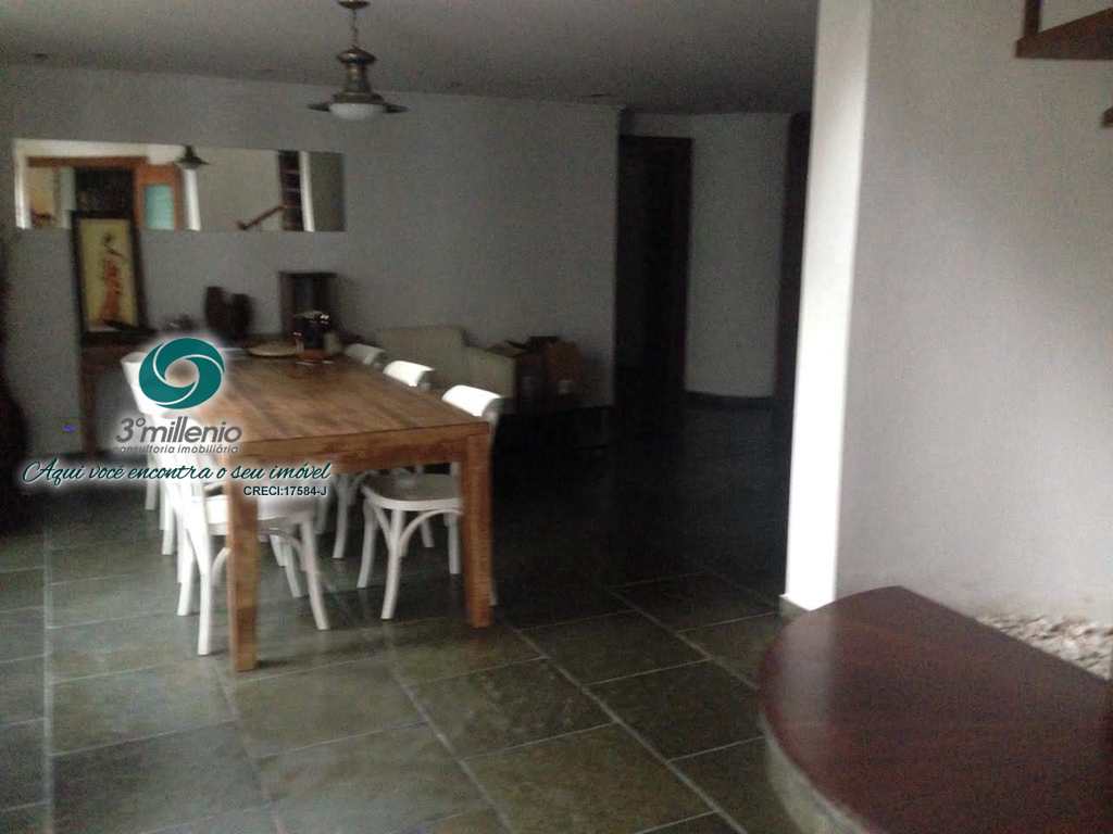 Casa em Cotia, no bairro Jardim Passárgada I