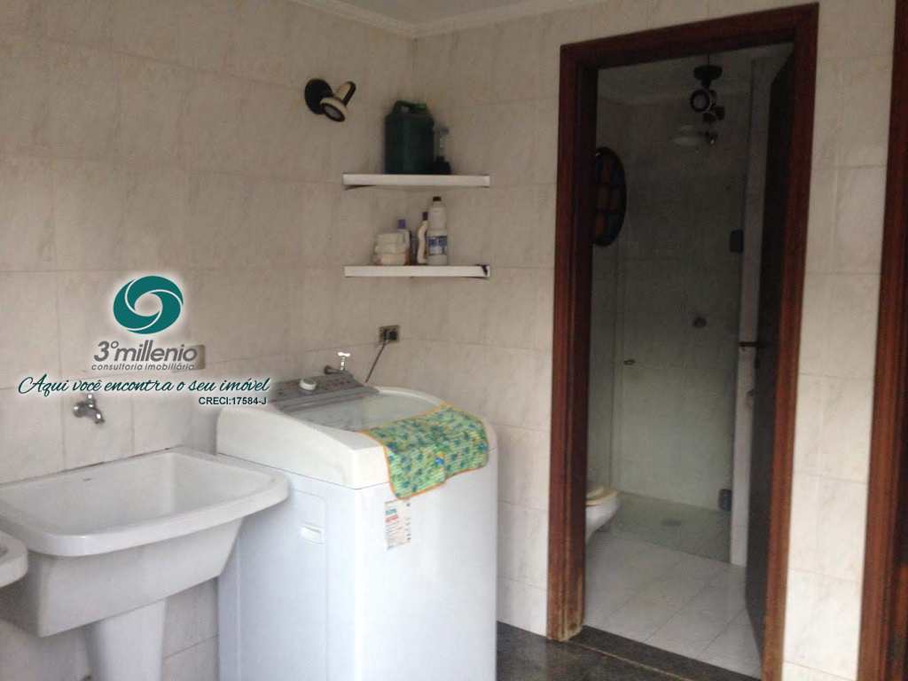 Casa em Cotia, no bairro Jardim Passárgada I