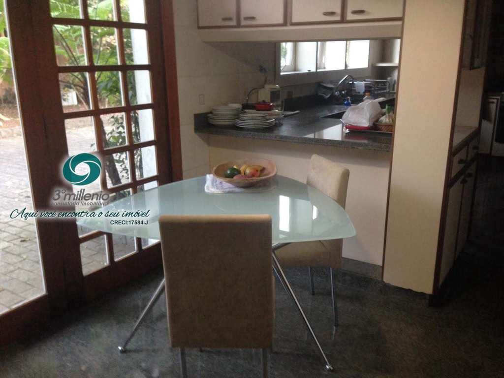 Casa em Cotia, no bairro Jardim Passárgada I