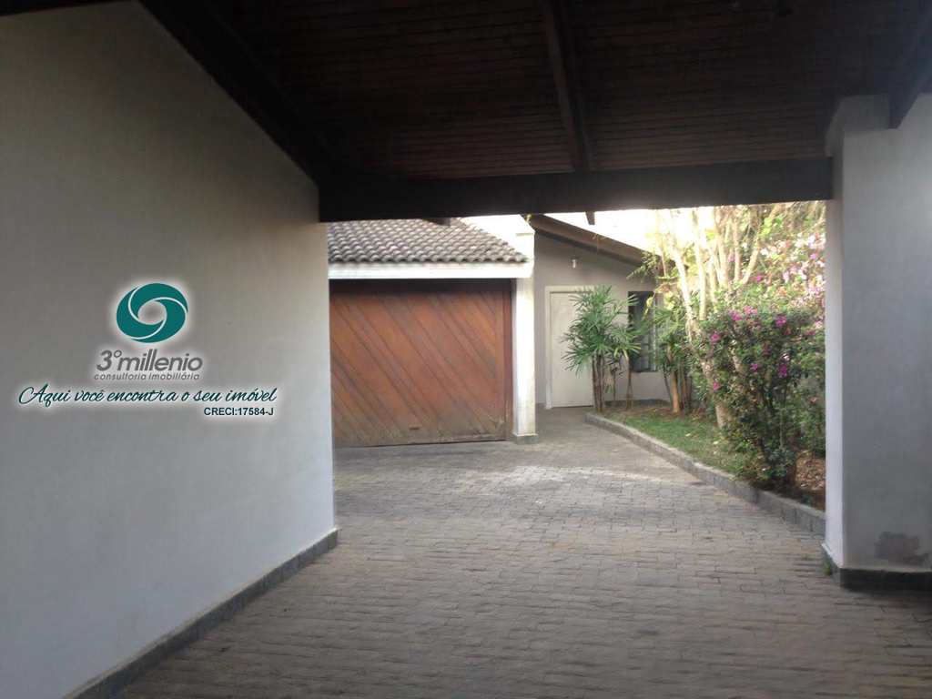 Casa em Cotia, no bairro Jardim Passárgada I