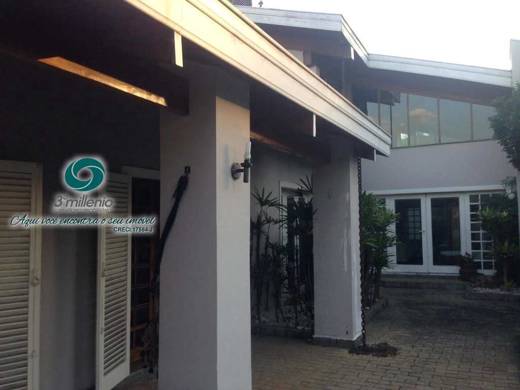 Casa em Cotia, no bairro Jardim Passárgada I