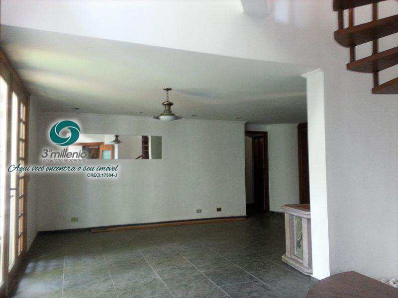Casa em Cotia, no bairro Jardim Passárgada I