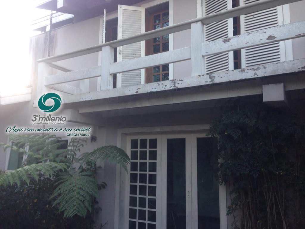 Casa em Cotia, no bairro Jardim Passárgada I