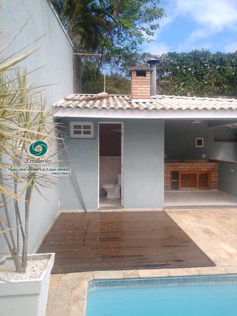 Casa em Cotia, no bairro Jardim Lambreta
